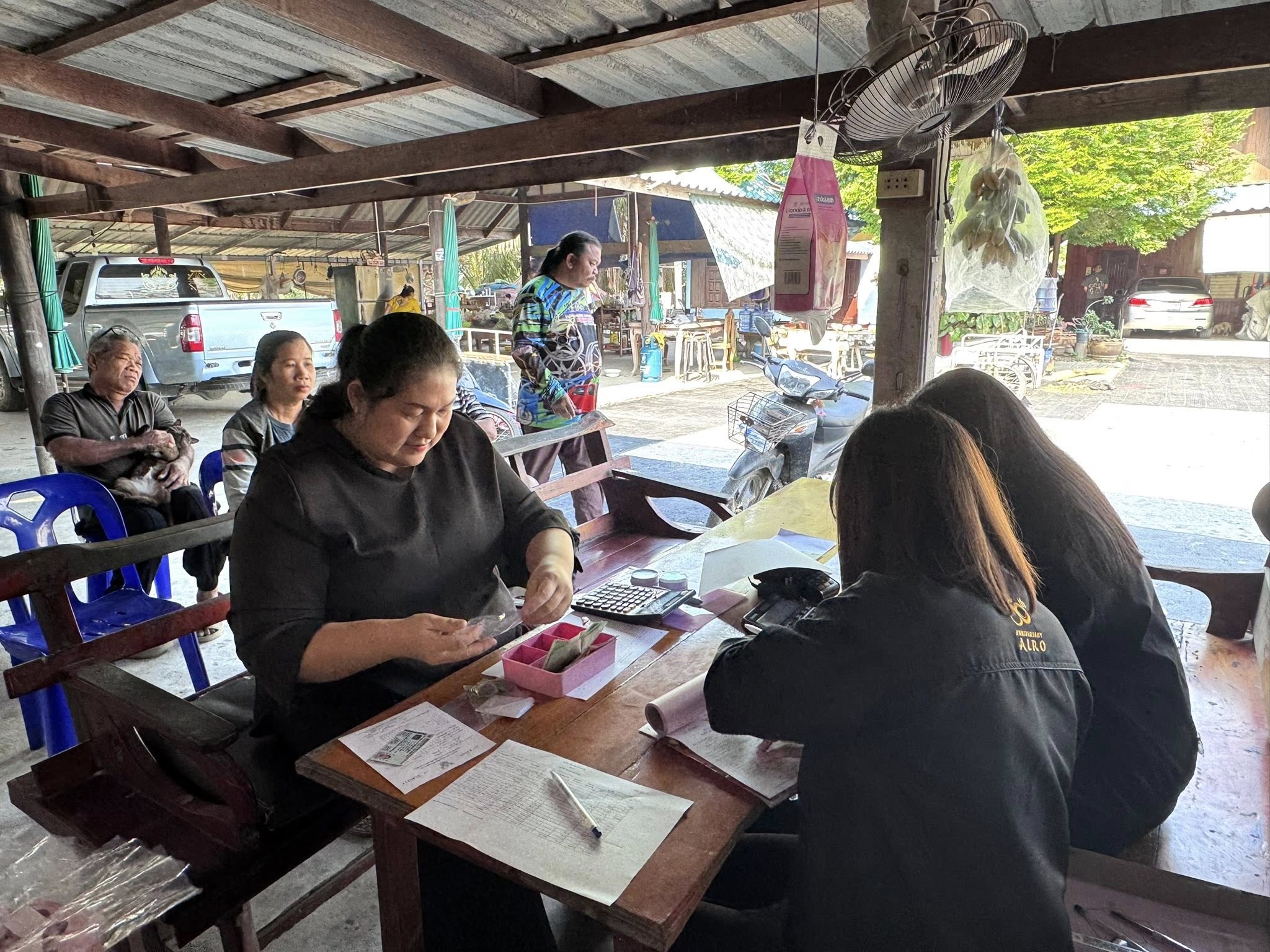 title - ส.ป.ก.อ่างทอง ลงพื้นที่ออกให้บริการรับชำระค่าเช่าที่ดินแก่เกษตรกร อำเภอวิเศษชัยชาญ จังหวัดอ่างทอง